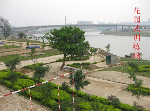 南寧山鷹駕校訓練場