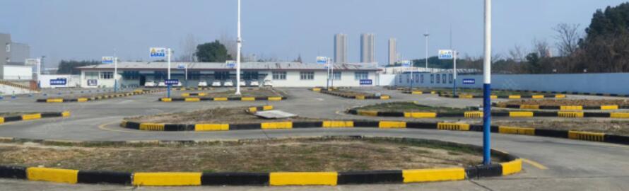 武漢宏達(dá)駕校訓(xùn)練場(chǎng)